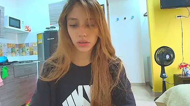 Alaiapink online show from 04/30/26, 03:18
