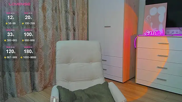  dkny  online show from 01/17/26, 10:42