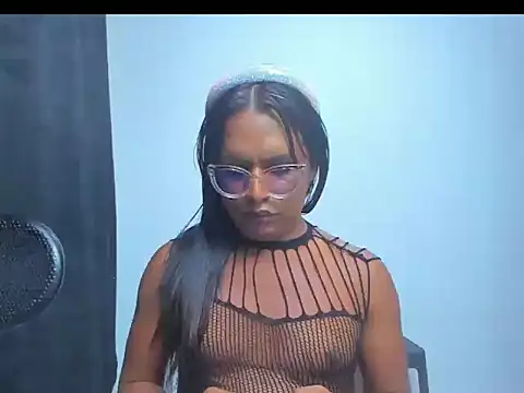 Snapshot of monsterdickcessy_22cm chatting on 01/30/25, 04:27 monsterdickcessy 22cm online show from 01/30/25, 04:27