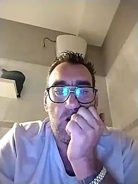 Snapshot of Hardasanut chatting on 10/09/25, 10:08 Hardasanut online show from 10/09/25, 10:08