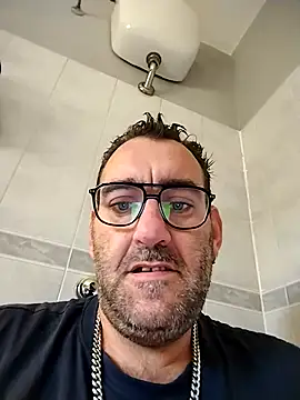 Snapshot of Hardasanut chatting on 10/11/25, 08:57 Hardasanut online show from 10/11/25, 08:57