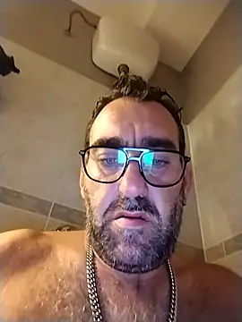 Snapshot of Hardasanut chatting on 10/17/25, 06:43 Hardasanut online show from 10/17/25, 06:43