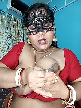 Snapshot of straightthing chatting on 10/06/25, 07:55 straightthing online show from 10/06/25, 07:55