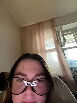 DearAlise online show from 11/17/25, 10:10