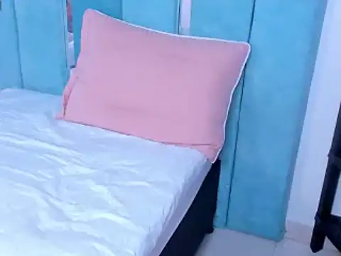 AlexxaSmall online show from 02/05/25, 06:59