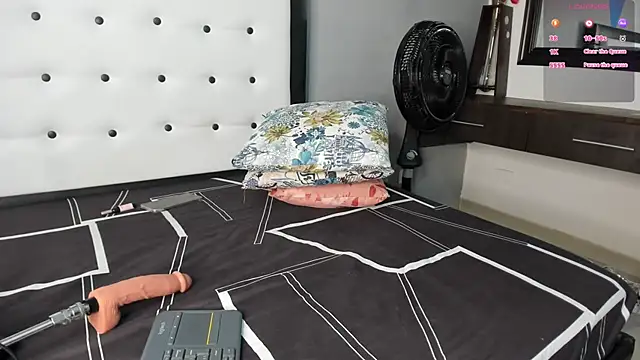 AlexxaSmall online show from 10/04/25, 02:31