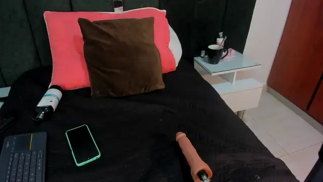 Annita001 online show from 03/20/25, 12:00