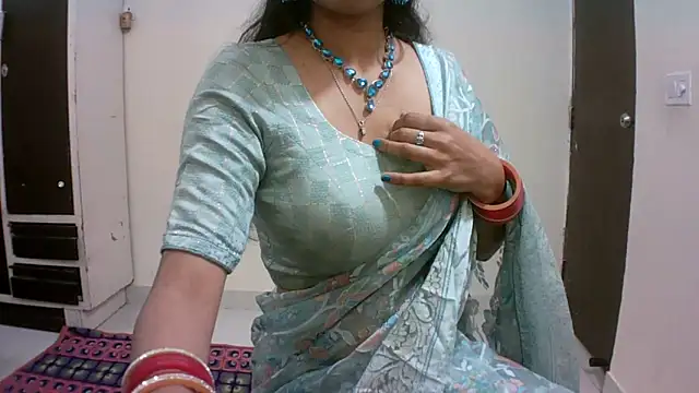 Snapshot of kajal__bhabhi_ chatting on 12/20/25, 01:18 kajal bhabhi online show from 12/20/25, 01:18