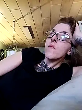 Astrid-Gilbert online show from 02/20/25, 09:42