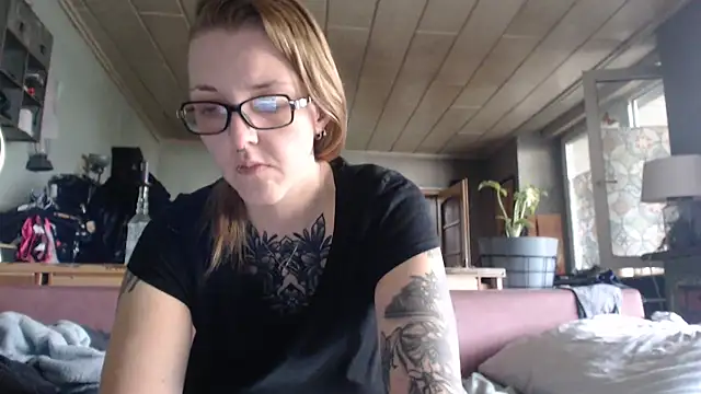 Astrid-Gilbert online show from 02/21/25, 11:11