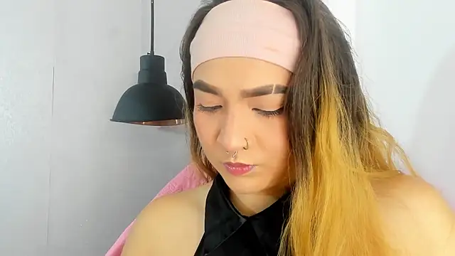 Shanntal  online show from 10/17/25, 02:19