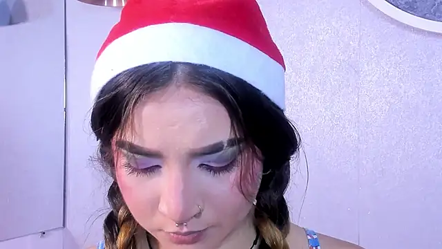 Shanntal  online show from 11/07/25, 07:47