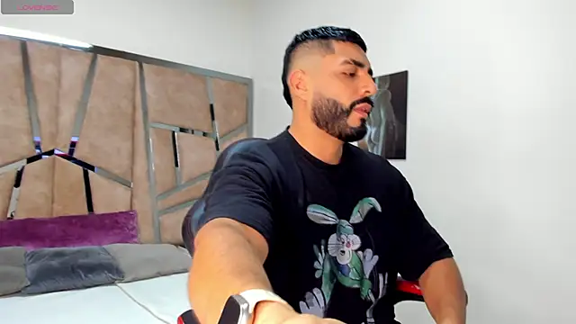 LeandroRusso online show from 02/18/25, 08:03