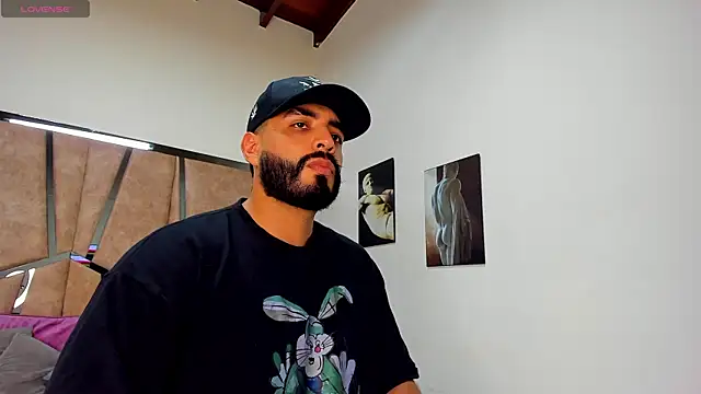 Snapshot of LeandroRusso chatting on 03/08/25, 09:51 LeandroRusso online show from 03/08/25, 09:51