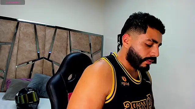 Snapshot of LeandroRusso chatting on 03/12/25, 03:57 LeandroRusso online show from 03/12/25, 03:57