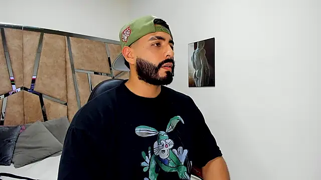 Snapshot of LeandroRusso chatting on 03/12/25, 09:24 LeandroRusso online show from 03/12/25, 09:24