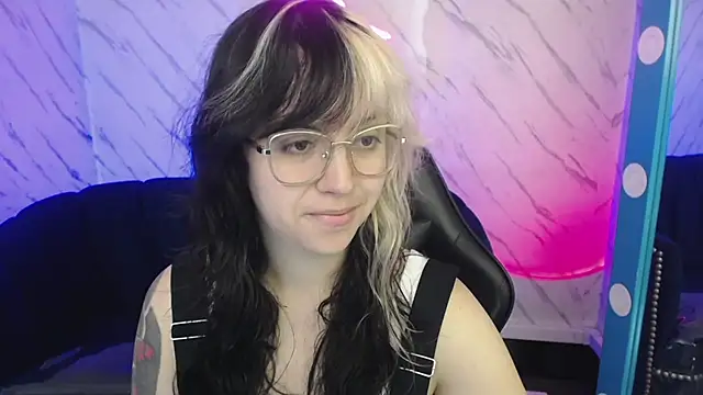 Hela v online show from 02/21/26, 01:12