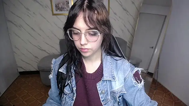Hela v online show from 04/30/26, 12:22