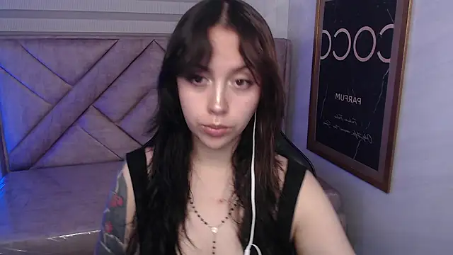Hela v online show from 05/04/26, 01:07