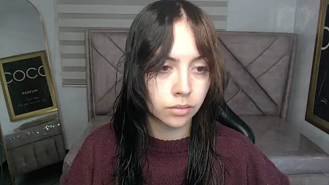 Hela v online show from 05/05/26, 12:13
