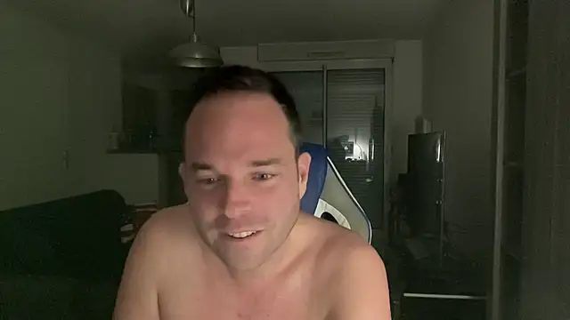 Snapshot of Funnyjul31 chatting on 01/26/25, 10:35 Funnyjul31 online show from 01/26/25, 10:35