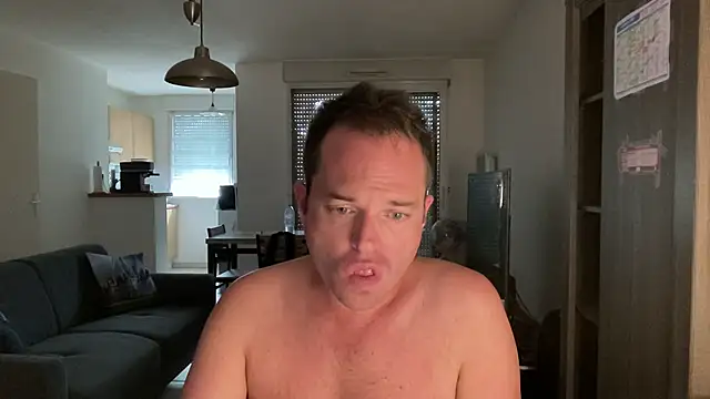 Snapshot of Funnyjul31 chatting on 09/09/25, 03:44 Funnyjul31 online show from 09/09/25, 03:44