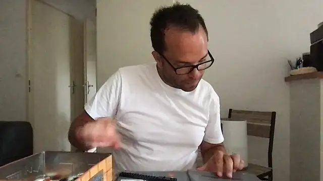 Funnyjul31 online show from 06/08/26, 03:23
