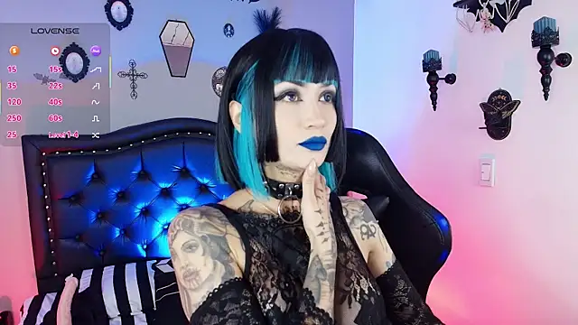 Snapshot of IsisRaichuu_ chatting on 01/13/26, 07:19 IsisRaichuu online show from 01/13/26, 07:19