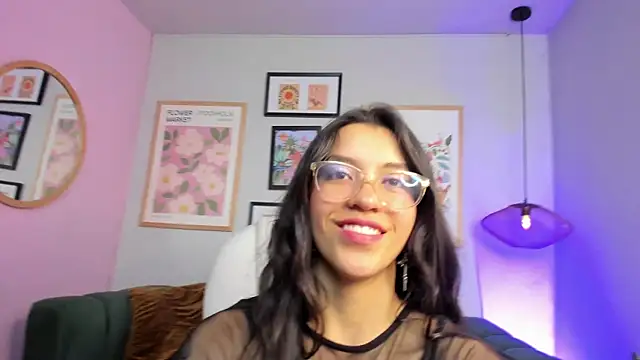 Snapshot of nina__dixon chatting on 02/07/25, 02:50 nina dixon online show from 02/07/25, 02:50