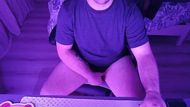 Snapshot of alexx0904 chatting on 11/08/25, 05:45 alexx0904 online show from 11/08/25, 05:45