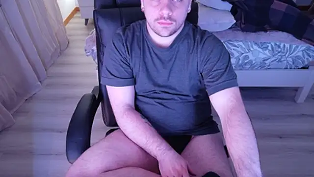 Snapshot of alexx0904 chatting on 03/07/26, 11:24 alexx0904 online show from 03/07/26, 11:24