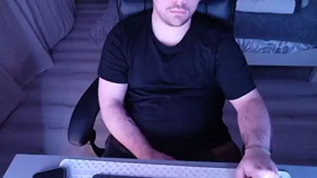 Snapshot of alexx0904 chatting on 04/03/26, 07:45 alexx0904 online show from 04/03/26, 07:45