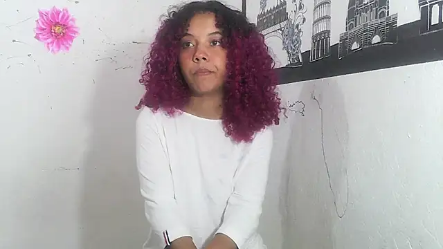 Snapshot of Lola-Pretty chatting on 03/13/25, 11:51 Lola-Pretty online show from 03/13/25, 11:51