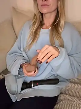 Phoebe Lily online show from 11/16/25, 09:53