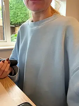 Phoebe Lily online show from 11/18/25, 10:52