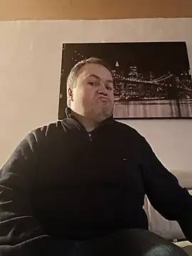 Snapshot of Pourleplasirs chatting on 02/05/25, 10:44 Pourleplasirs online show from 02/05/25, 10:44