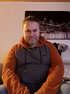 Snapshot of Pourleplasirs chatting on 02/18/25, 10:36 Pourleplasirs online show from 02/18/25, 10:36