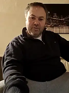 Snapshot of Pourleplasirs chatting on 03/17/25, 11:43 Pourleplasirs online show from 03/17/25, 11:43