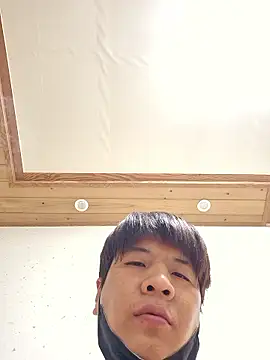 Tyyyggjju online show from 10/31/25, 11:44