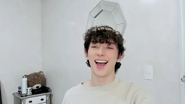 Snapshot of miketwink chatting on 02/27/26, 02:00 miketwink online show from 02/27/26, 02:00