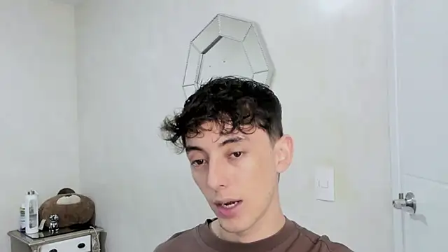 Snapshot of miketwink chatting on 03/08/26, 08:56 miketwink online show from 03/08/26, 08:56