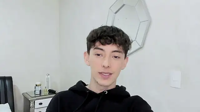 Snapshot of miketwink chatting on 03/23/26, 11:20 miketwink online show from 03/23/26, 11:20