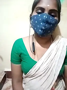 Snapshot of Tamil_roja17 chatting on 09/18/25, 07:16 Tamil roja17 online show from 09/18/25, 07:16