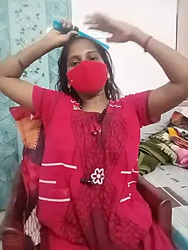 Snapshot of Tamil_roja17 chatting on 05/19/26, 05:36 Tamil roja17 online show from 05/19/26, 05:36