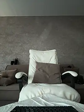 LillySquirtShot online show from 05/04/26, 11:12
