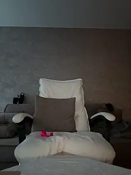 LillySquirtShot online show from 05/13/26, 11:11