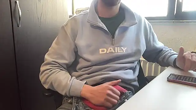 Snapshot of bullyboyy chatting on 01/27/25, 09:02 bullyboyy online show from 01/27/25, 09:02