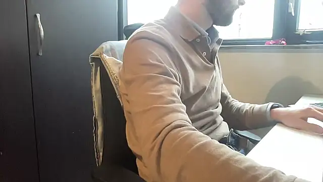 Snapshot of bullyboyy chatting on 02/20/25, 02:57 bullyboyy online show from 02/20/25, 02:57