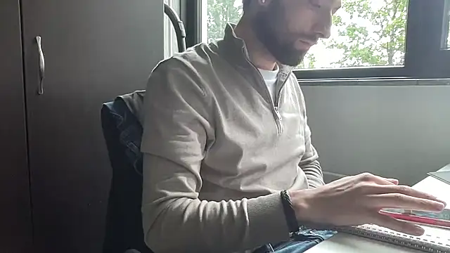 Snapshot of bullyboyy chatting on 10/03/25, 10:12 bullyboyy online show from 10/03/25, 10:12