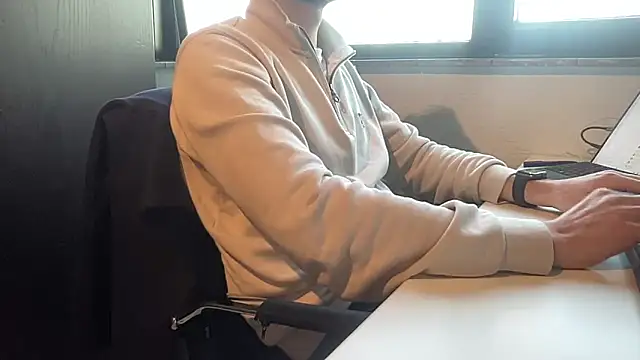 bullyboyy online show from 12/15/25, 09:46